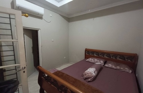 Bogor Timur Hotel | OYO 93932 Paviliun Dr Edison Syariah