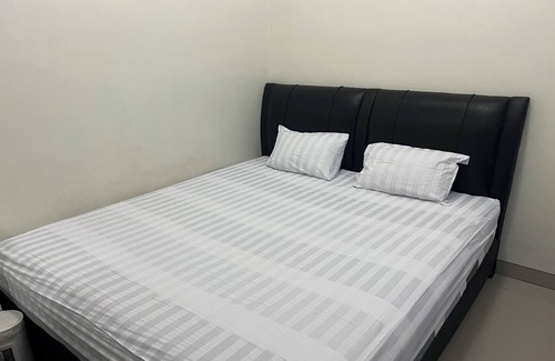 Tetebatu Hotel | OYO 94015 Kost Alif Near Masjid Jami Nurul Huda