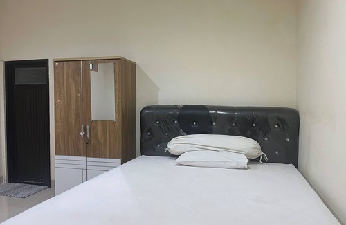 Tetebatu Hotel | OYO 94015 Kost Alif Near Masjid Jami Nurul Huda