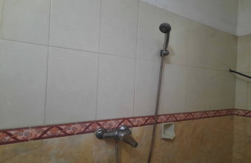 Linggajati Hotel | OYO 94021 Guest House Pak Eman