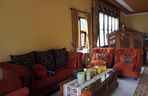 Jember Hotel | OYO 94147 Anasya Homestay