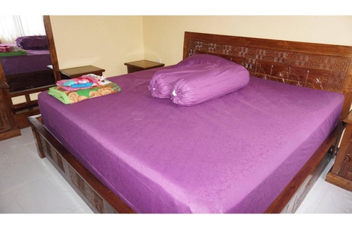 Jember Hotel | OYO 94147 Anasya Homestay