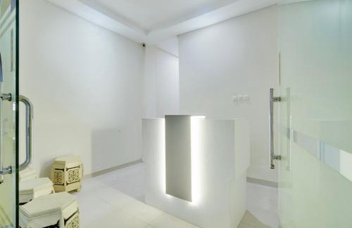 Gambir Hotel | OYO 94494 Krekot Residence Pasar Baru