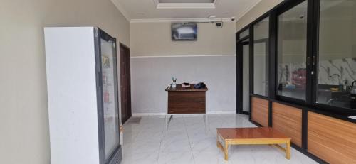 Samarinda Hotel | OYO 94667 Madina Homestay