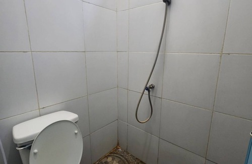 Surabaya Hotel | OYO 94693 Sagara Homestay Rungkut