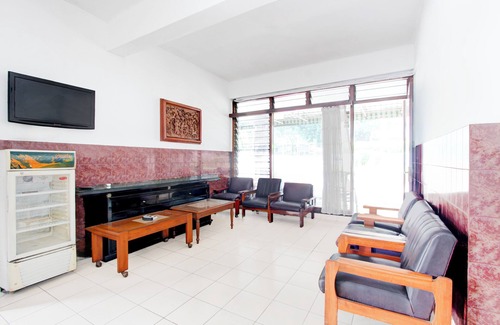 Semarang Hotel | OYO 94703 Hotel Wisma Hasanah