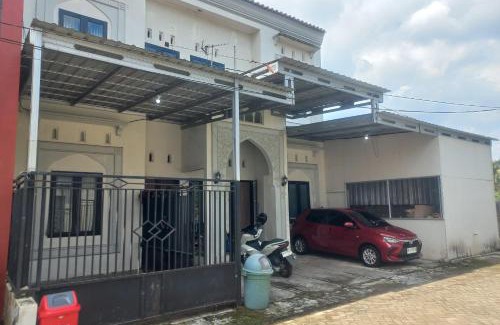 Sukaradja Hotel | OYO 94707 Guesthouse Alun Alun Purwokerto