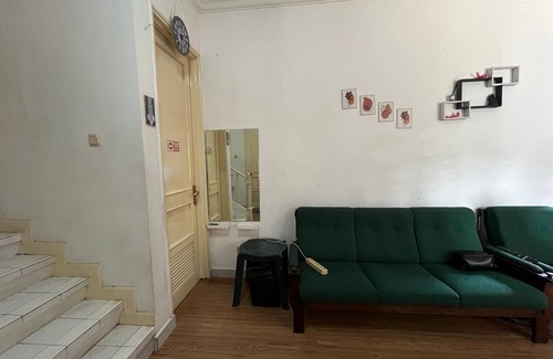 Cipanas Hotel | OYO 94710 Puncak Resort Guest House