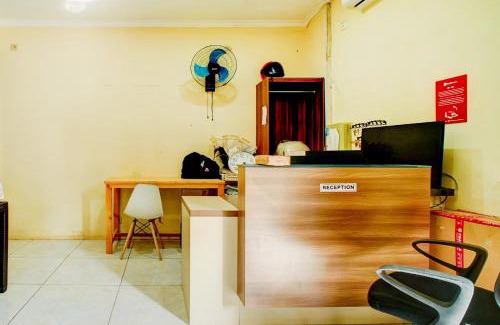 Depok Hotel | OYO 94716 Hartini Residence Syariah