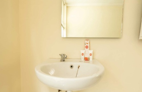 Turangga Hotel | OYO Collection O 935 Bongo Residence