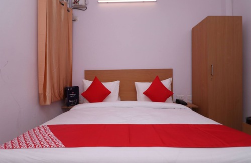 Sector 14 Hotel | OYO Flagship 14530 Sector 14 Harsh Villa