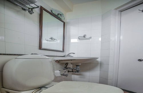 Pashim Vihar Hotel | OYO Flagship 15411 pachim vihar metro station