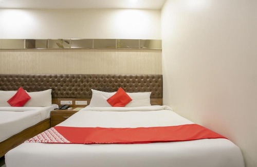 Kurla West Hotel | OYO Flagship 76107 Royce Executive
