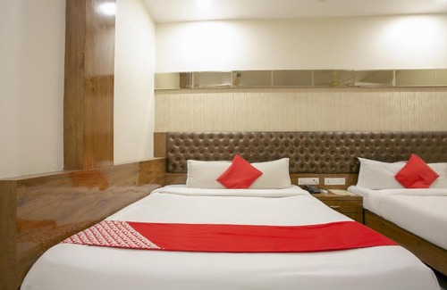 Kurla West Hotel | OYO Flagship 76107 Royce Executive