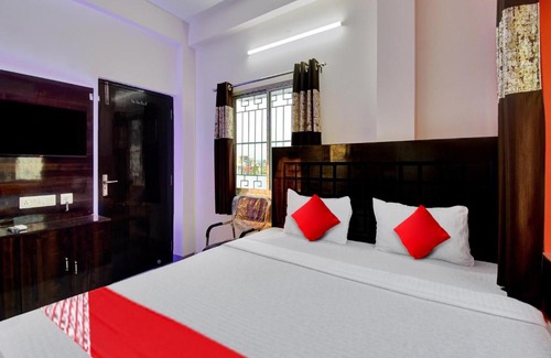 Kolkata Hotel | OYO Flagship Hotel Garden Guest House