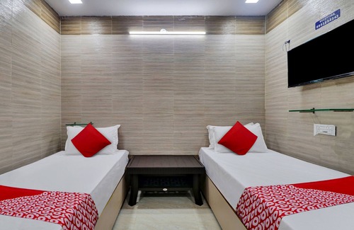 Rajahmundry Hotel | OYO Flagship Hotel Vallabha Residency