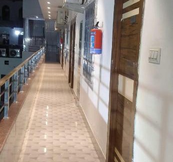 Patna Hotel | OYO Flagship Sheesh Mahal Banquet Hall