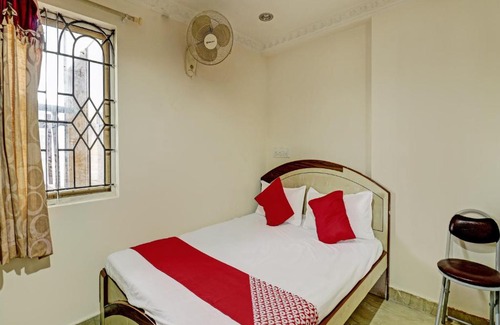 Bengaluru Hotel | OYO Flagship Unathi Boarding And Loadging