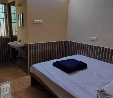 Iyyappanthangal Hotel | OYO Flagship Vishu Property