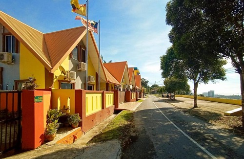 Miri House | OYO Home 90247 Homestay Canada Hill