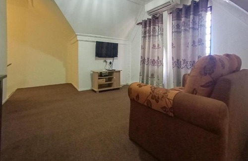 Miri House | OYO Home 90247 Homestay Canada Hill