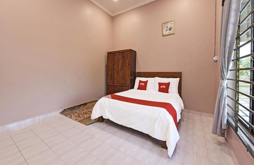 Kampung Gong Limau Hotel | OYO Home 90448 Nurbayu Guest House