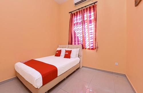 Kempas Hotel | OYO Home 90532 Casa Azlinda Muslim Homestay Ii