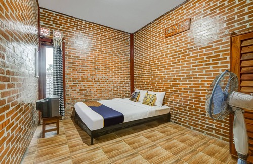 Ngaglik Hotel | OYO Homes 90996 Desa Wisata Pulesari Syariah