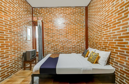 Ngaglik Hotel | OYO Homes 90996 Desa Wisata Pulesari Syariah