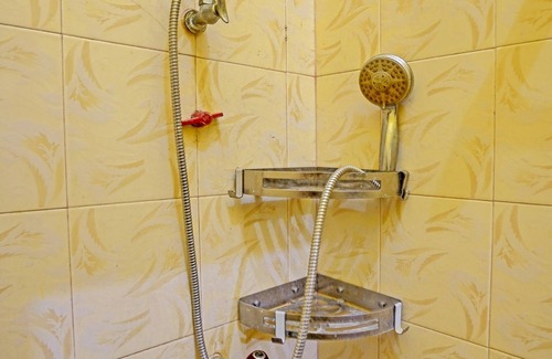 Gresik Hotel | OYO Homes 91142 Desa Wisata Alam Gosari (wagos)