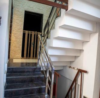 Indira Nagar Hotel | OYO Hotel Budget Inn Near Gomti Riverfront Park