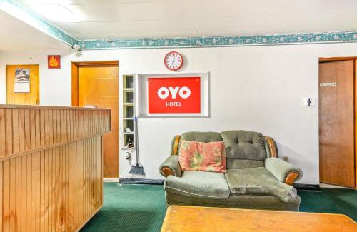 Peoria Hotel | OYO Hotel Downtown Peoria I-74