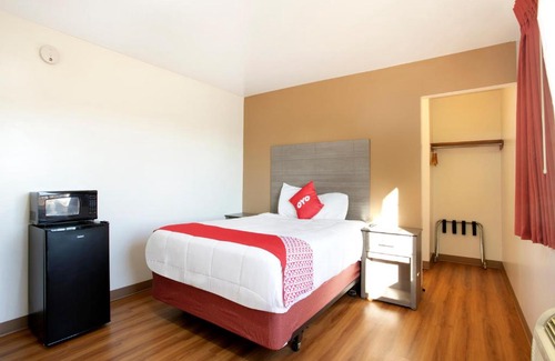 Carrolls Hotel | OYO Hotel Kalama