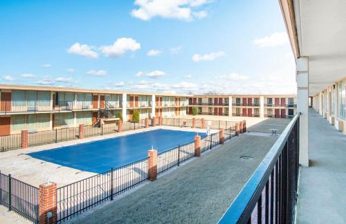 Central Oklahoma City Hotel | OYO Hotel Oklahoma City South I-35 and SE 29th