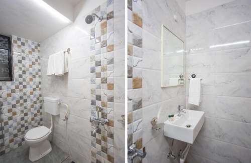Central Pune Hotel | OYO Hotel Padma Krishna Near Lal Mahal