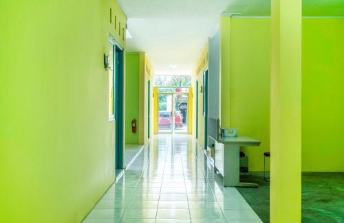 Karawang Hotel | OYO Life 1889 Mbuahpage