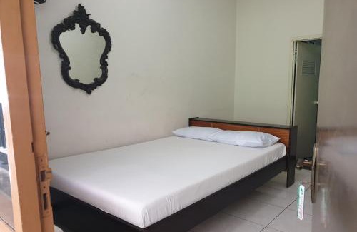 Probolinggo Hotel | OYO Life 2090 Ratna Backpacker Syariah