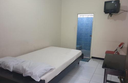 Probolinggo Hotel | OYO Life 2090 Ratna Backpacker Syariah
