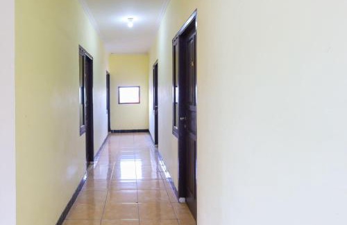 Jakarta Hotel | OYO Life 2590 Kost Assirot