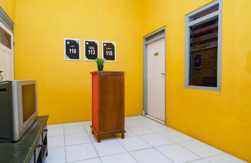 Surakarta Hotel | OYO Life 2867 Kos Kuning
