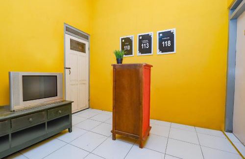 Surakarta Hotel | OYO Life 2867 Kos Kuning