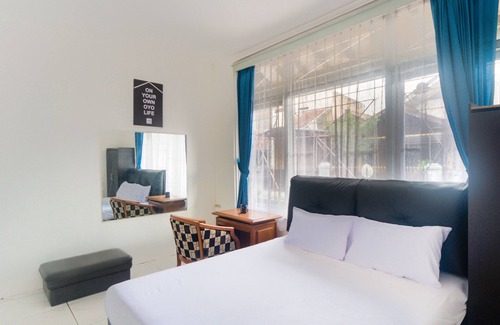 Bandung Hotel | OYO Life 3055 Rumah Enin