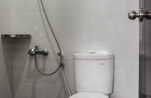Karawang Hotel | OYO Life 3251 D'daun Inn