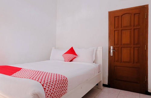 Batu Hotel | OYO Life 538 Villa Handayani Syariah