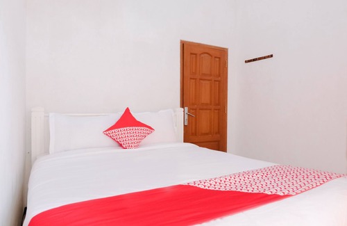 Batu Hotel | OYO Life 538 Villa Handayani Syariah