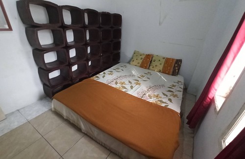 Garut Hotel | OYO Life 91339 Pondok Kost Aulia Syariah