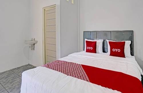 Gresik Hotel | OYO LIFE 91594 Bungah Residence Syariah