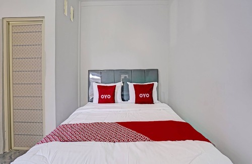 Gresik Hotel | OYO LIFE 91594 Bungah Residence Syariah