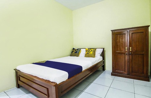 Garut Hotel | OYO Life 91606 Nadin Guest House Syariah