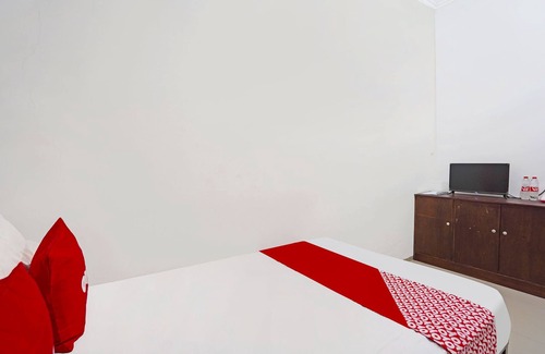 Waru Hotel | OYO Life 91670 Mannsur Homestay Syariah